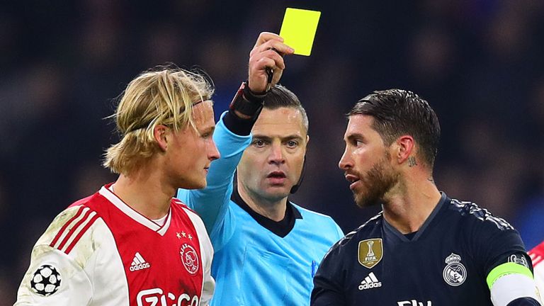 La UEFA sanciona con un partido a Sergio Ramos por forzar la amarilla contra el Ajax; se perdería la ida de cuartos
