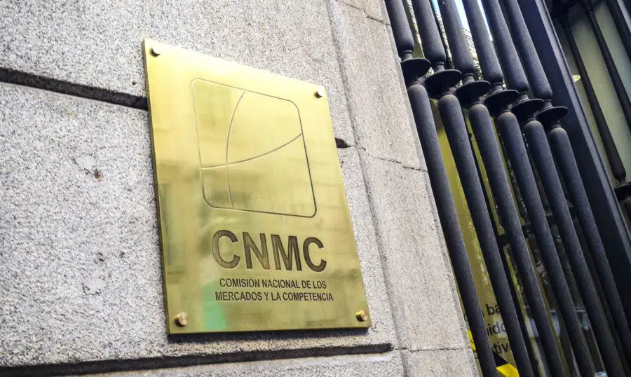 La CNMC multa a 15 empresas con 118 millones por ‘repartirse de manera ilícita’ durante años concursos de ADIF