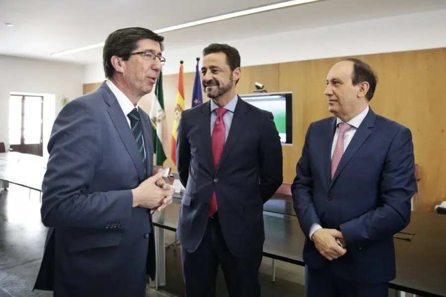 La UTE formada por el despacho Montero Aramburu y la consultora Everis afrontan la implantación del ‘papel cero’ en Andalucía