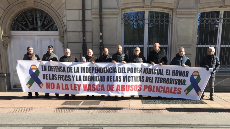 Agentes y víctimas del terrorismo: ‘La Ley aprobada hoy por el Parlamento Vasco pretende convertir en verdugos a las verdaderas víctimas’