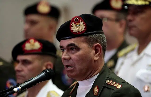 El ministro de Defensa de Venezuela se muestra dispuesto a «usar las armas» y culpa a Guaidó de posibles víctimas