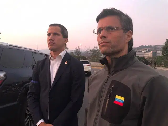Juan Guaidó anuncia junto a un liberado Leopoldo López la ‘fase final’ contra la ‘usurpación’ de Maduro