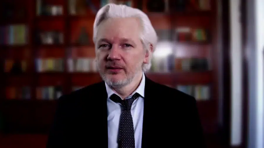 Assange condenado a 11 meses y medio de cárcel en el Reino Unido por violar la libertad bajo fianza