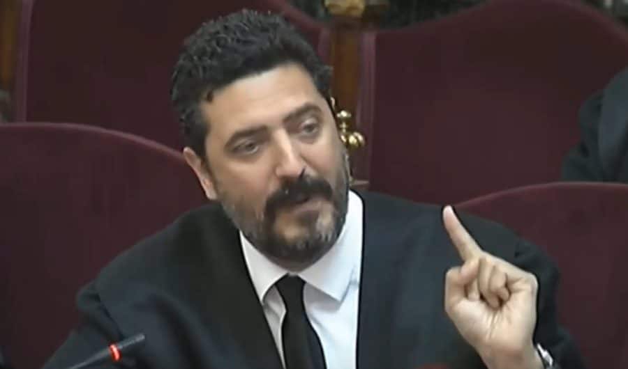 El abogado de Bassa: Escupitajos, insultos y patadas no ponen en jaque el sistema constitucional