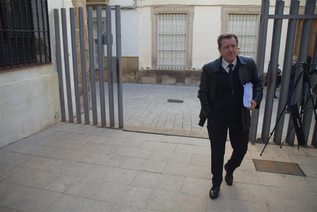 El Ayuntamiento de Linares (Jaén) pide 8 años de prisión para el exalcalde, el exsocialista Juan Fernández