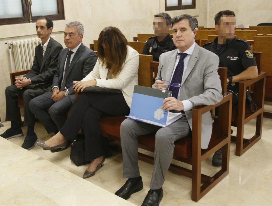 Matas admite haber cometido prevaricación y fraude al adjudicar Son Espases