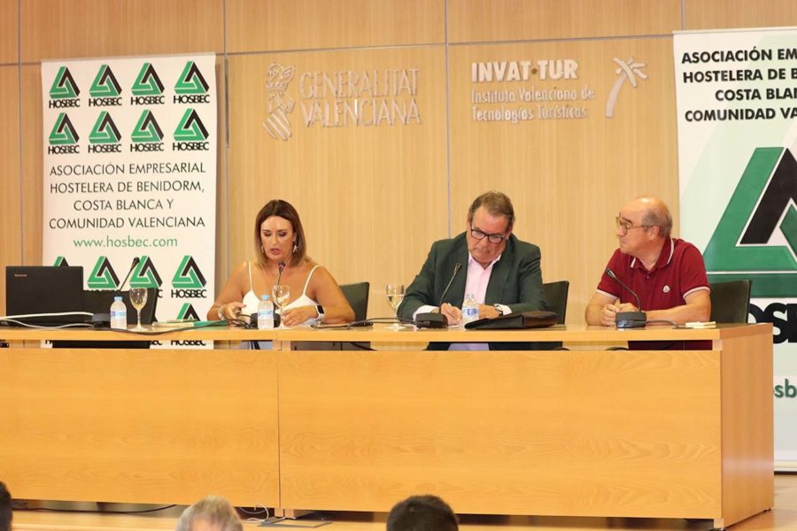 900.000 pensionistas y 90.000 trabajadores del sector hotelero aguardan la adjudicación “in extremis” de los Viajes del IMSERSO