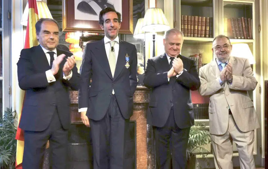 Juan José Sánchez Puig, director general de ISDE, galardonado con la Cruz de Oficial de la Orden del Mérito Civil