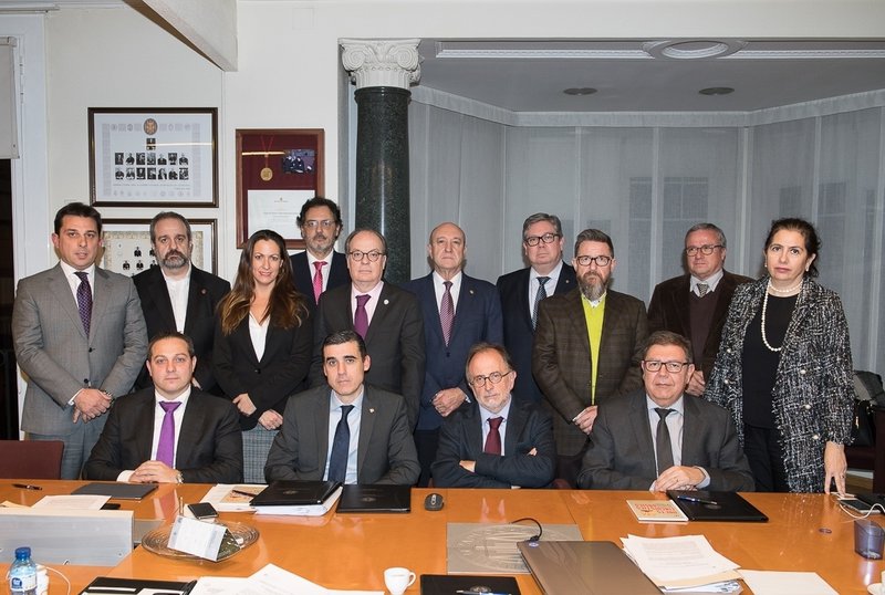 El grupo de juristas 'Llibertats' exhorta a los 14 colegios del Consejo de la Abogacía Catalana a mantener la neutralidad política