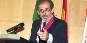 El-decano-Francisco-Javier-Lara-copia