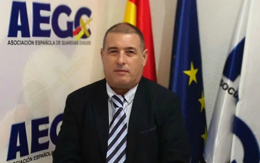 José Cobo (AEGC): ‘El Gobierno invierte 26 millones en vehículos para Marruecos, pero para los guardias civiles no compra más defensas ni chalecos’