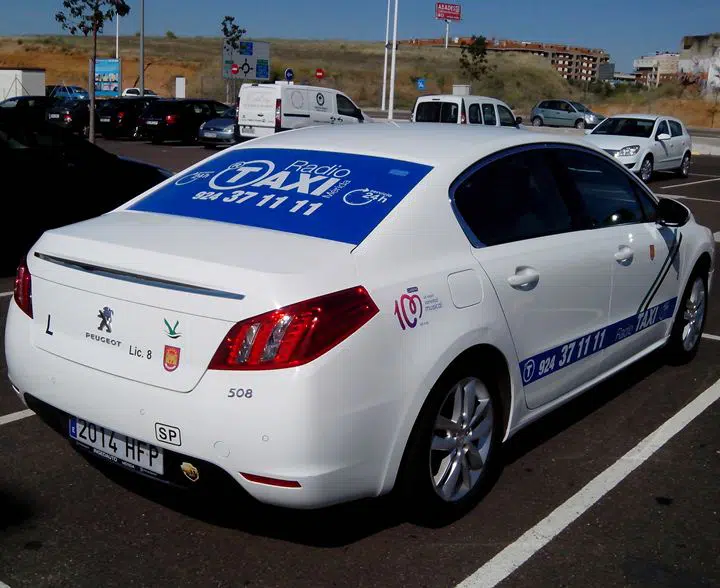 El TSJ de Extremadura condena al Ayuntamiento de Mérida a concluir la adjudicación de licencias de taxis