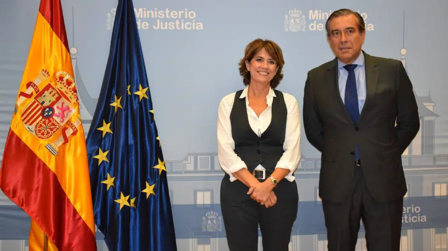 Dolores Delgado propone al consejero de Justicia de Madrid ampliar el alcance territorial de los juzgados de violencia de género de la región