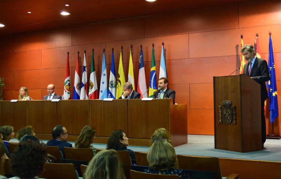 Lesmes pide compromiso con la defensa del Estado de Derecho e independencia a los nuevos alumnos de la Escuela Judicial