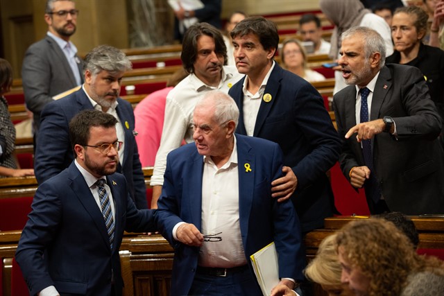 EL TC dice que el Parlament quería «cancelar» otra vez la Constitución y que se sitúa «al margen del derecho»