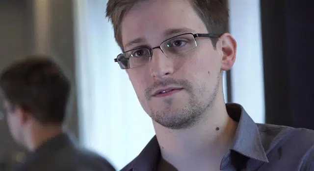 EE UU demanda a Snowden por violar el acuerdo de confidencialidad con un libro autobiográfico