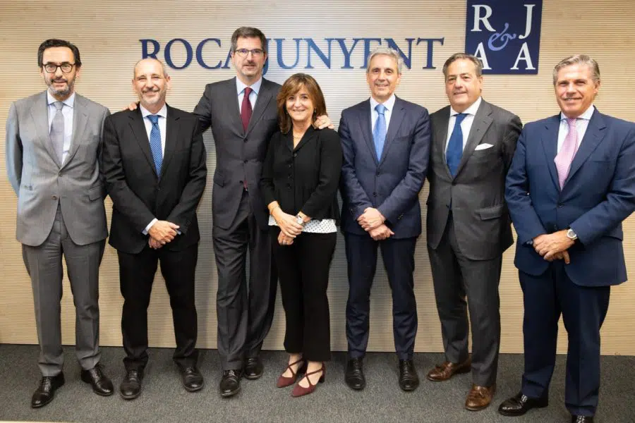 Roca Junyent y los despachos de BMyV Abogados se alían para ampliar sus servicios en España