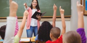 Dos sentencias reconocen el derecho del profesorado interino con media jornada al complemento de tutoría y bilingüismo