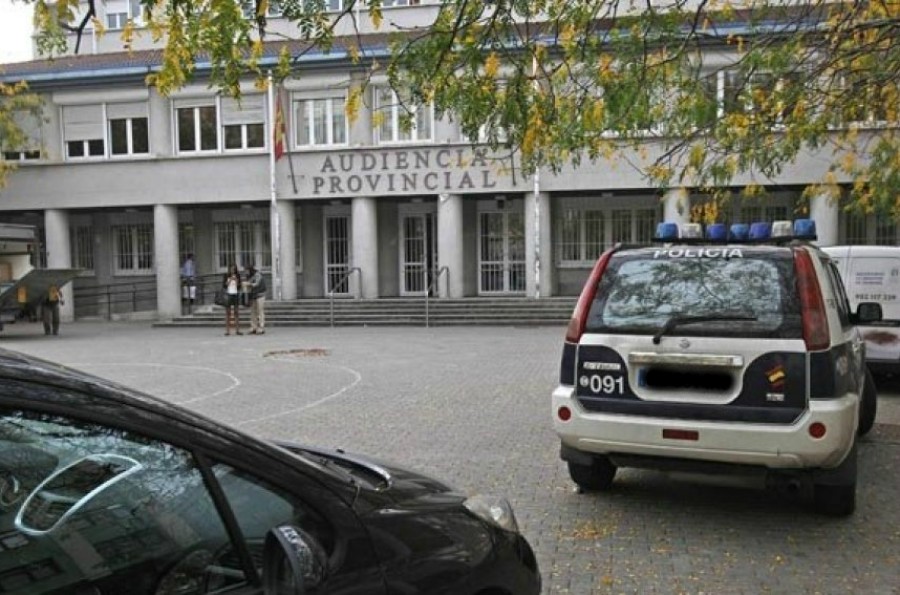 La Audiencia de La Coruña juzga hoy a un individuo acusado de arrancar de un mordisco un trozo de labio a su expareja
