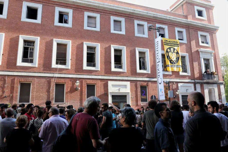La Policía Municipal de Madrid ha desalojado La Ingobernable, un edificio ‘okupado’ desde hacía dos años y medio