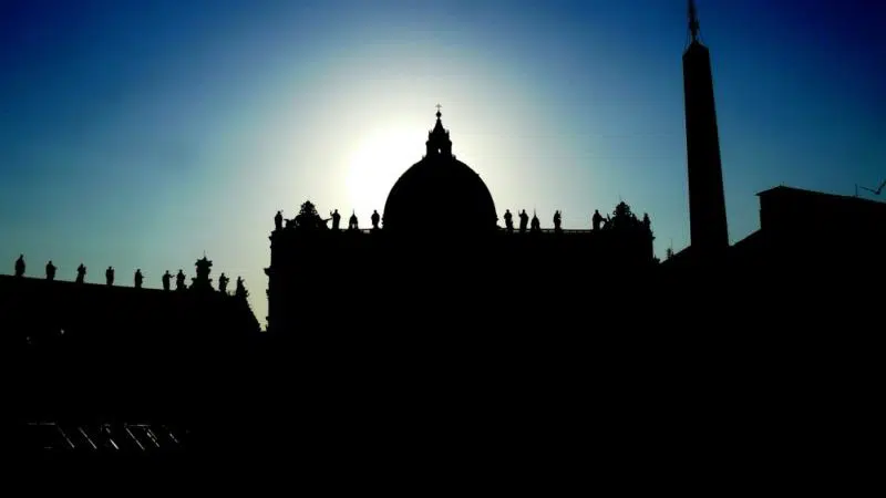 3 exmonaguillos acusan a 2 sacerdotes del Vaticano de abuso sexual en los años 80 y 90