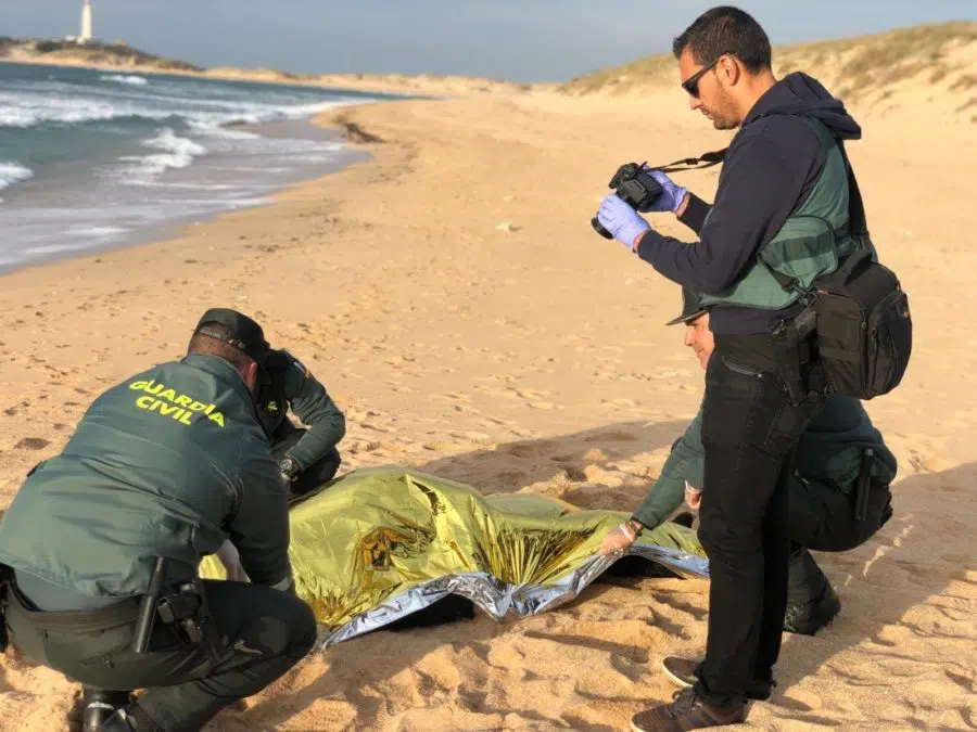 Fiscalía pide 12 años de cárcel para el patrón de la patera naufragada en Los Caños (Cádiz) con 22 muertos