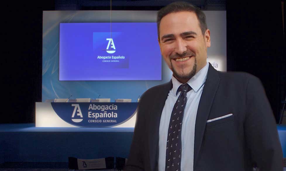 Javier García, candidato a la Presidencia del CGAE: «El Consejo necesita un presidente que represente el sentir mayoritario»