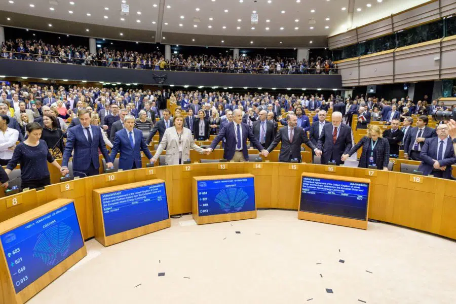 El Parlamento Europeo ratifica el acuerdo de salida del Reino Unido de la Unión Europea