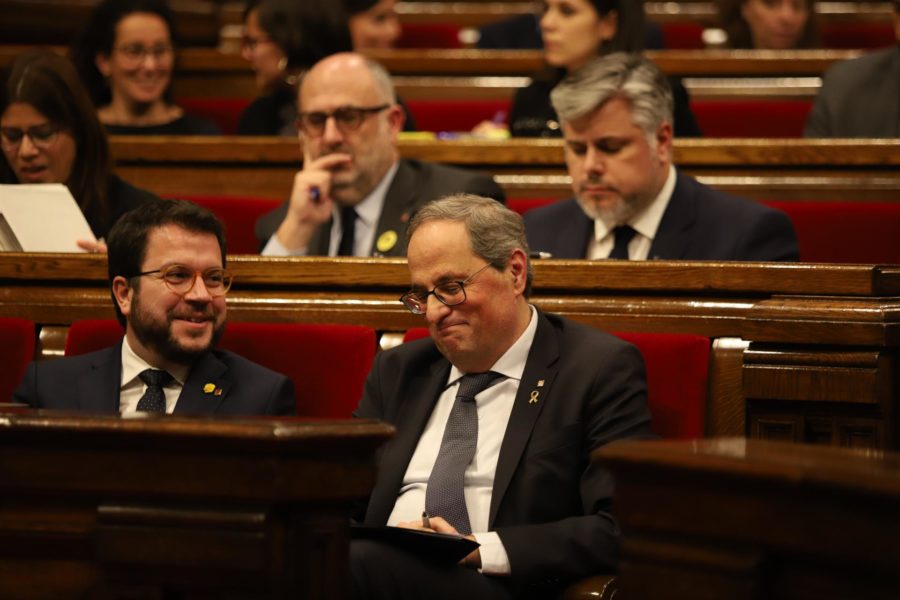 Por la mañana Torra pide a la JEC que no ejecute su inhabilitación y por la tarde el Parlament lo ratifica como presidente
