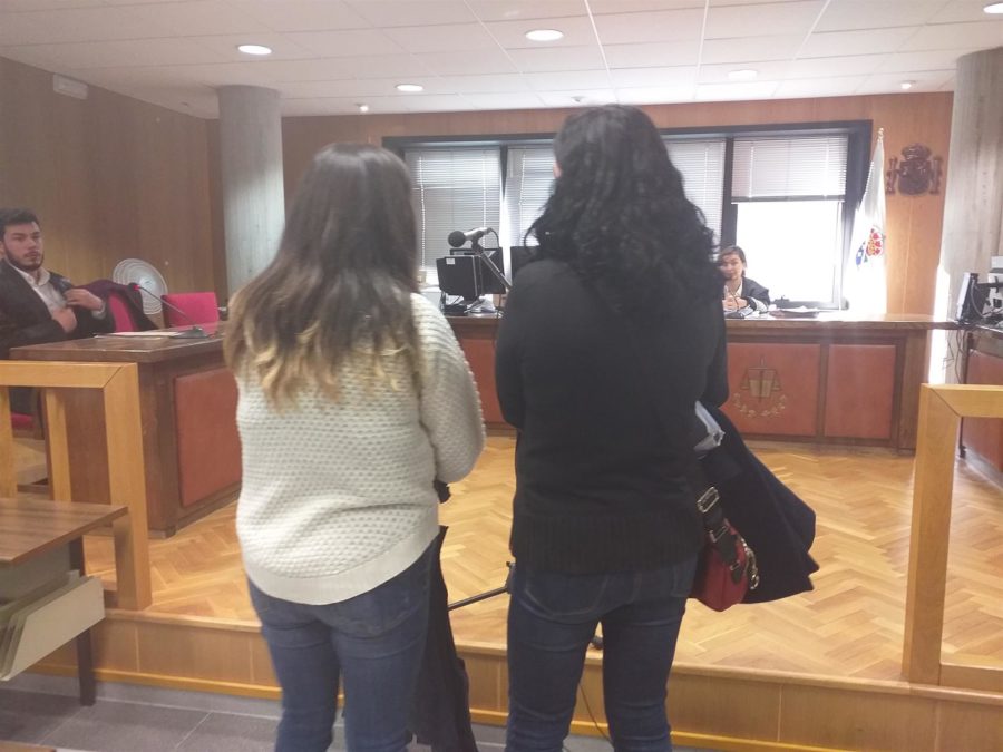 Una madre y su hija aceptan dos años de cárcel por agredir a un profesor de la Universidade de Vigo