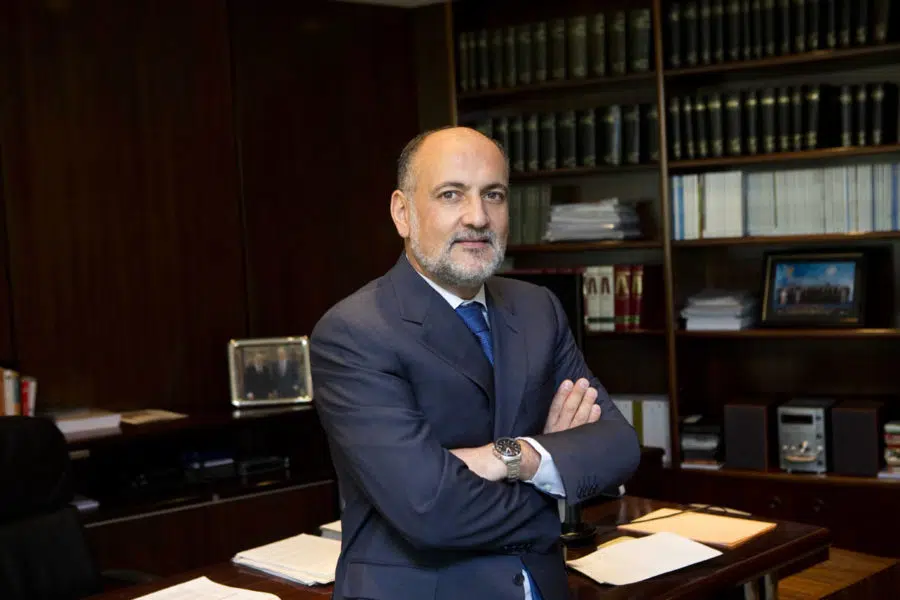 El expresidente del TC, Pérez de los Cobos, califica la ley de amnistía como un «desafío al orden constitucional»