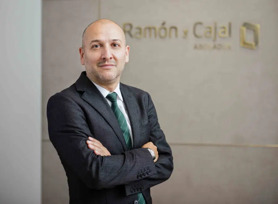 Ramón y Cajal Abogados ficha como socio a Alfonso Cárcamo, abogado del Estado en excedencia