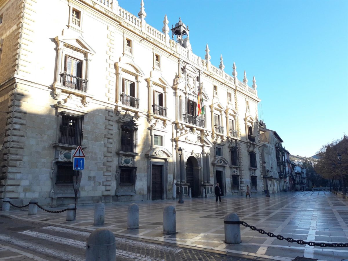 El TSJA rebaja de 18 a 16 años la condena a un hombre que incendió la vivienda de la juez de paz y hermana del exalcalde de Almadén de la Plata (Sevilla)