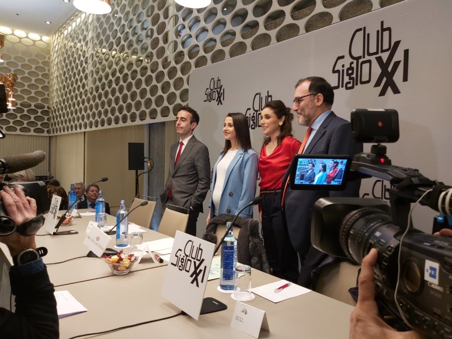 ¿Cómo puede evitarse realmente que la política meta sus manos en la justicia?: Inés Arrimadas y Eloy Velasco, mano a mano
