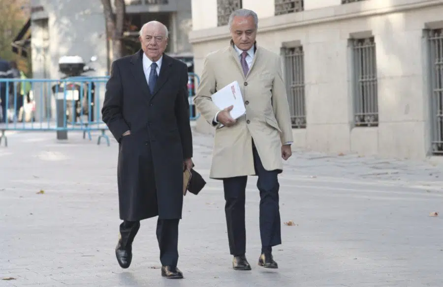El expresidente del BBVA dijo al juez que Cosidó organizó el almuerzo previo a la denuncia contra Ausbanc