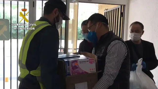 La Guardia Civil recibe donaciones de miles de mascarillas que ya han sido puestas a disposición de las autoridades sanitarias