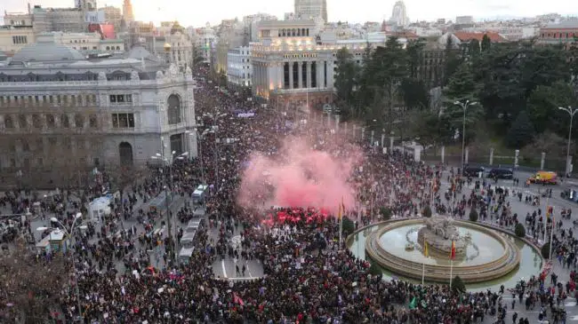 Manos Limpias denuncia al delegado del Gobierno en la Comunidad de Madrid por haber autorizado la manifestación del 8M
