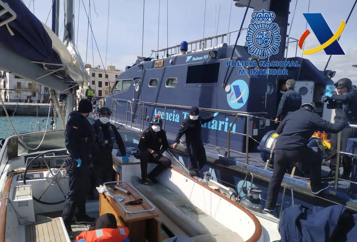Intervenidas cuatro toneladas de hachís en un velero de bandera neerlandesa que navegaba con destino a España
