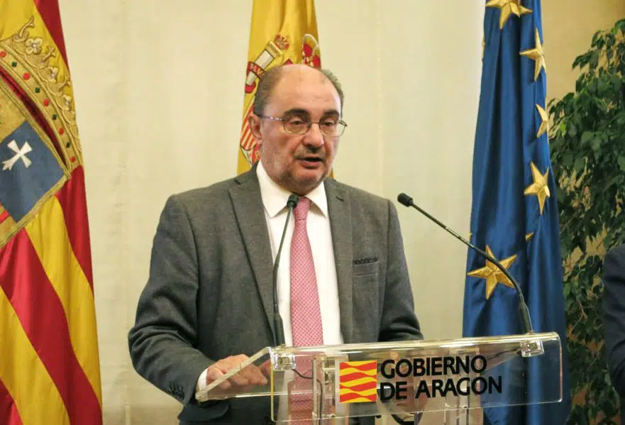 Las asociaciones de jueces reprochan al presidente aragonés su «sugerencia» de que los jueces se pongan a hacer mascarillas