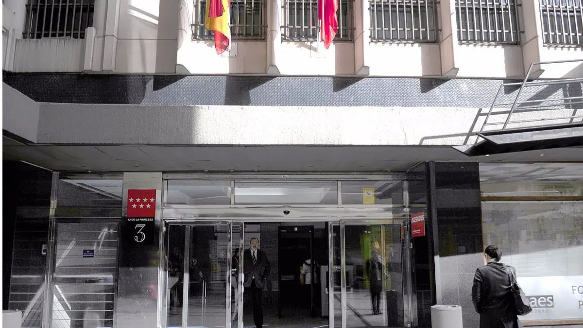 La Justicia reconoce la nulidad de un despido a una trabajadora indefinida no fija de la Comunidad de Madrid