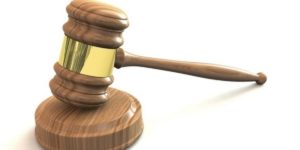 Condenado a dos años de cárcel por dar una paliza a su madre, de 80 años