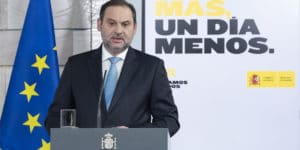 Ábalos renuncia como presidente de comisión en el Congreso pero mantiene el escaño