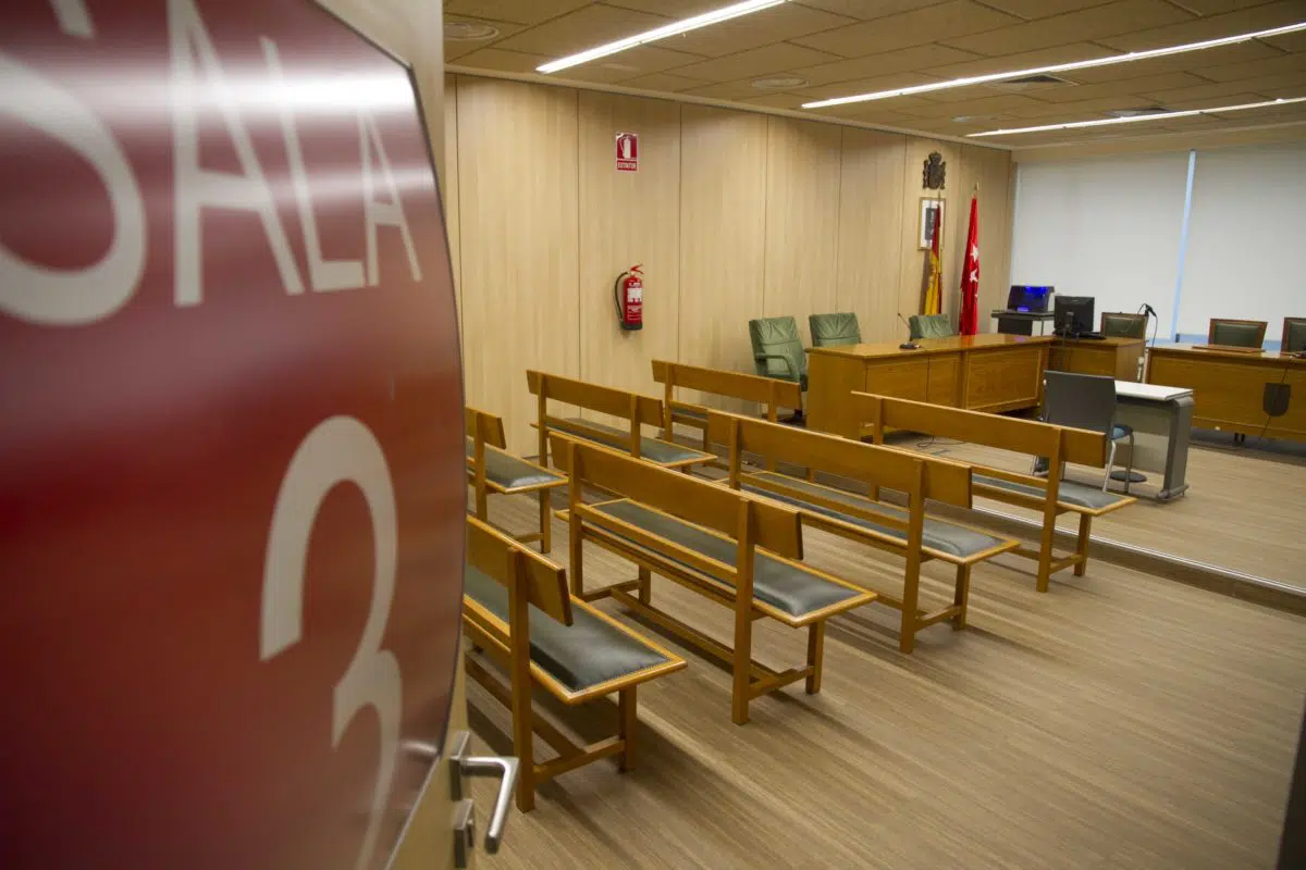 AJA Madrid pide que los profesionales en formación de la Abogacía puedan asistir a juicios