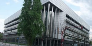 La Audiencia Provincial de Álava declara nula la comisión por descubierto de Laboral Kutxa