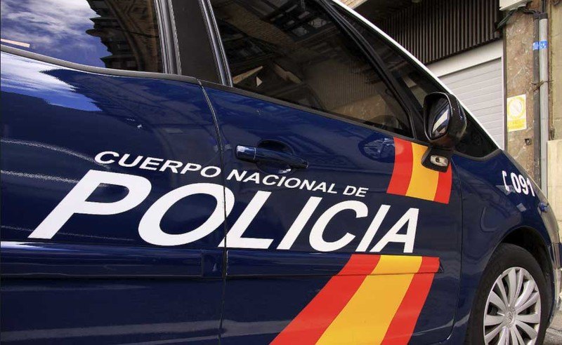 Detenido un individuo por agredir a su pareja, de la que tenía una orden de alejamiento