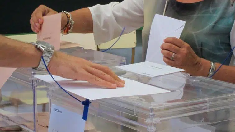 El Consejo General del Notariado ofrece al Gobierno un sistema de apoderamiento «online» para las elecciones gallegas y vascas