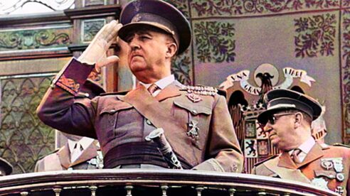 Ni el golpe de 1936 se produjo el 18 de julio, ni Franco fue su instigador, ni se levantaron con la bandera nacional