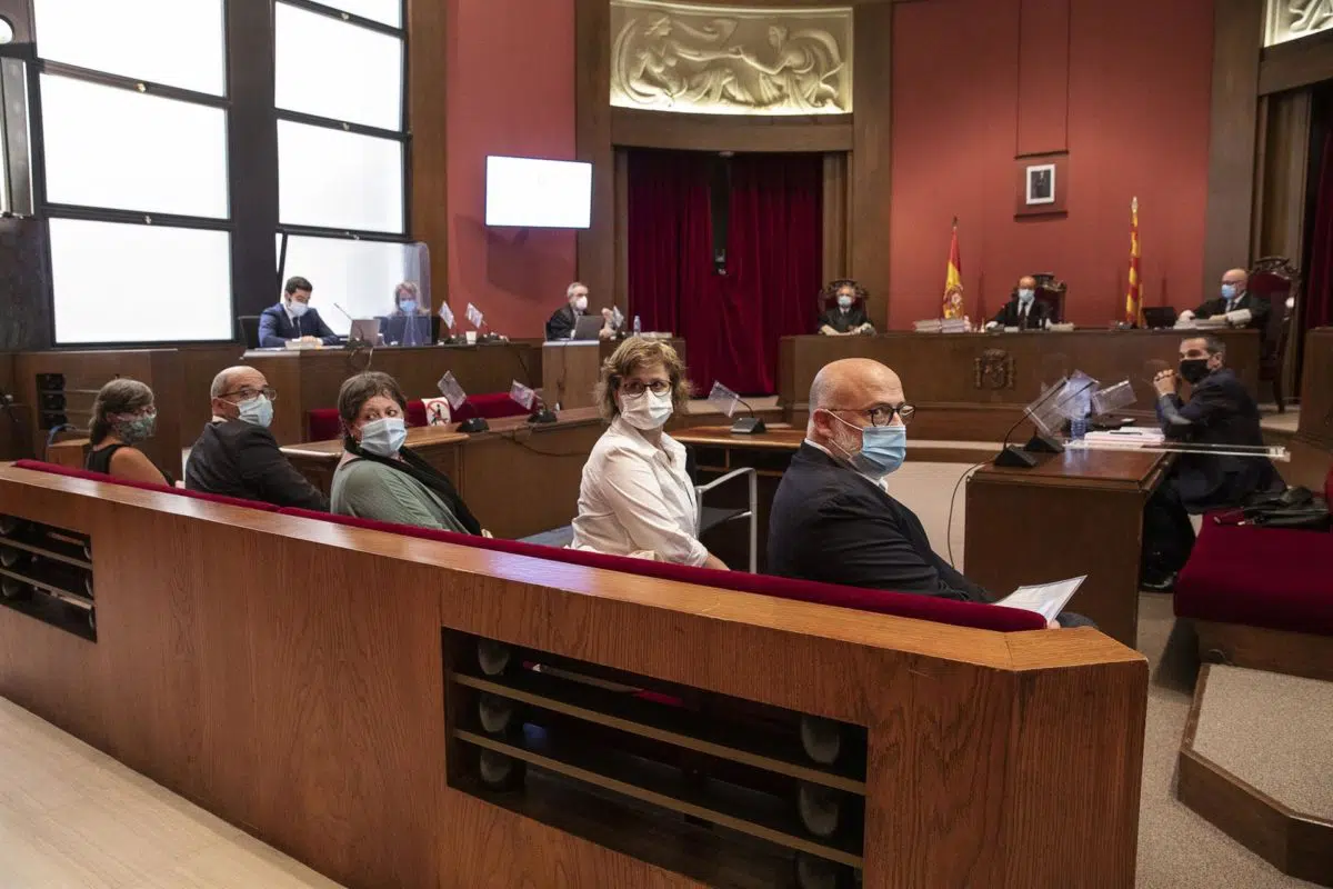 La Fiscalía: Los exmiembros de la Mesa del Parlamento catalán ‘llevaron la desobediencia hasta el extremo’