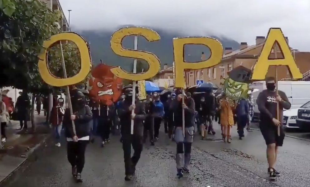 Los radicales del 'Ospa Eguna' llaman 'asesinos' a los guardias civiles