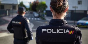 Cientos de opositores a policía acudirán a los tribunales al quedar fuera de la convocatoria tras la prueba ortográfica